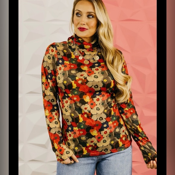Jane and Delancey Floral Top - Picture 1 of 3
